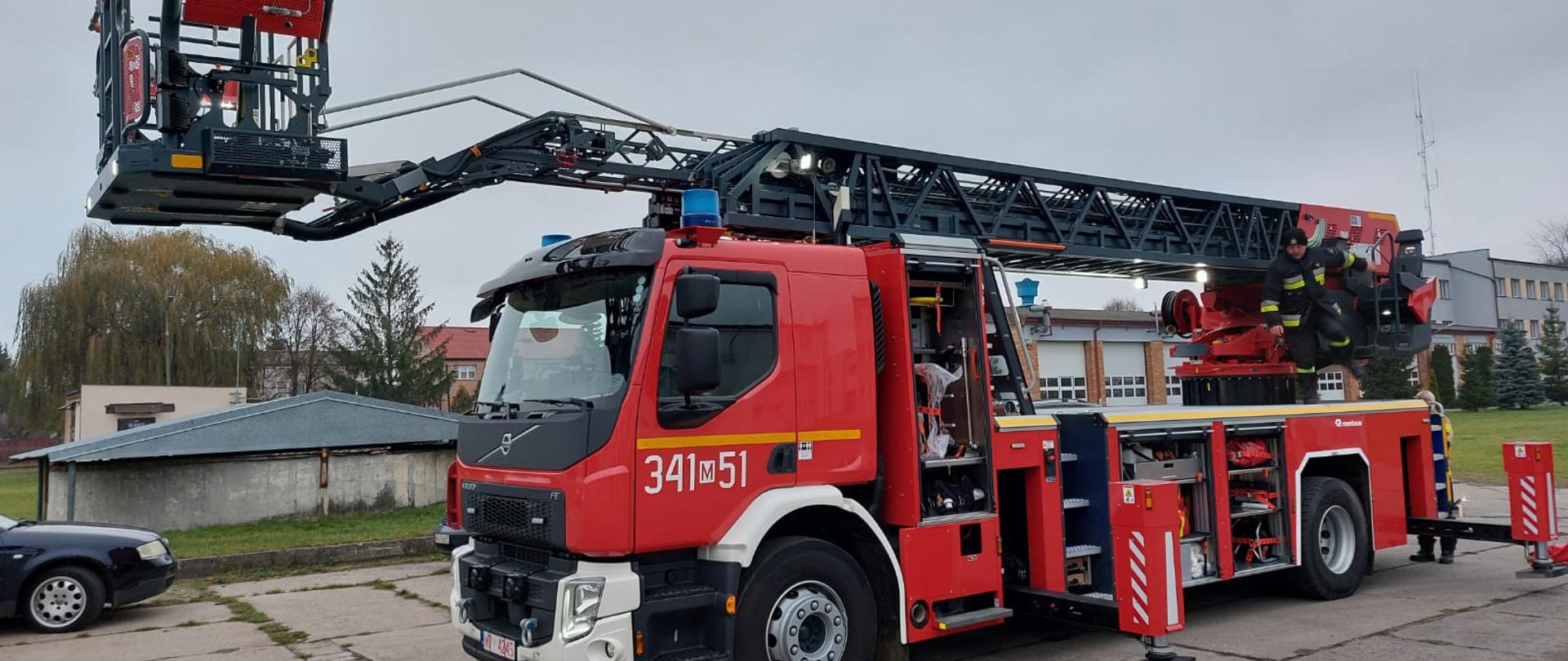 Samochód Specjalny z drabiną mechaniczną dla KM PSP w Ostrołęce