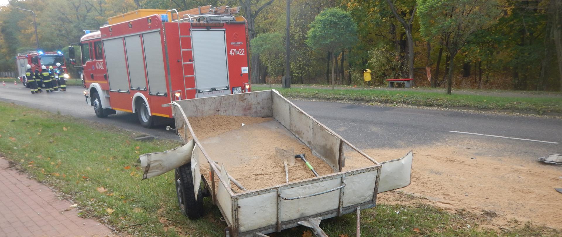 Zdjęcie przedstawia przyczepę, która brała udział w zdarzeniu