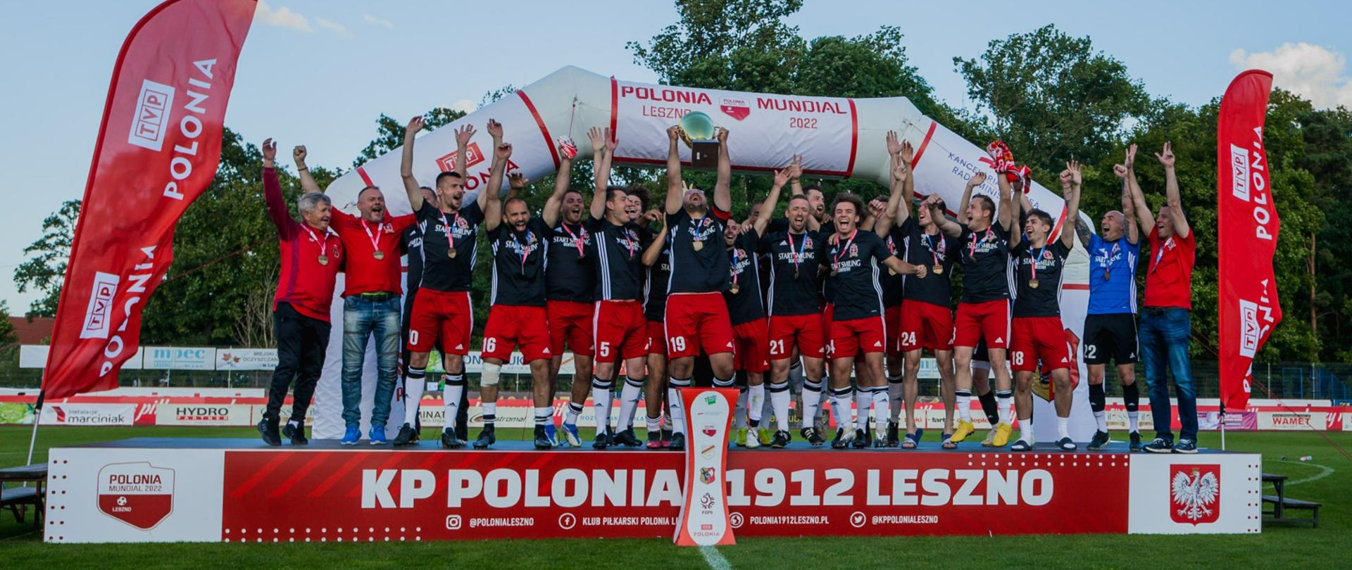 Olimpia Toronto zwycięzca tegorocznych Mistrzostw Świata w piłce nożnej drużyn polonijnych w Lesznie