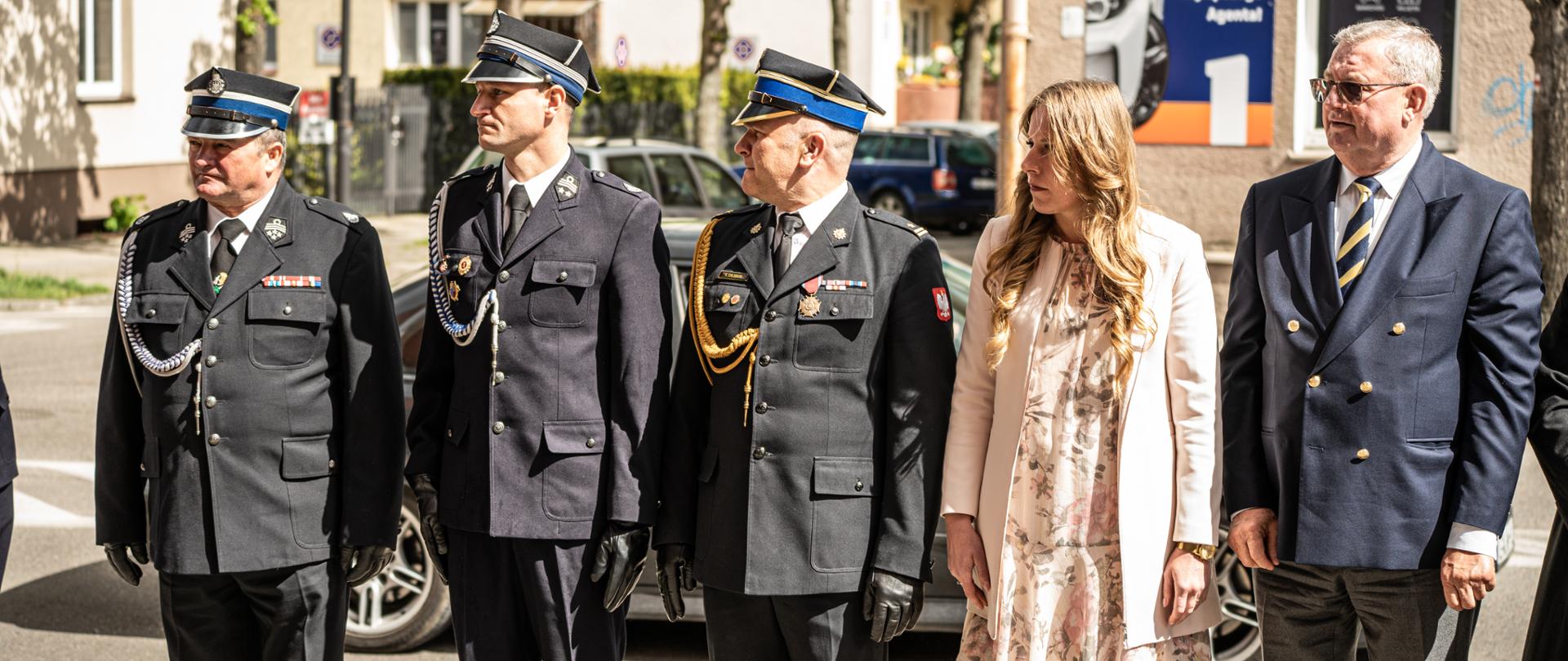 Na zdjęciu znajdują się osoby Funkcyjne ze straży i Miasta Wejherowo