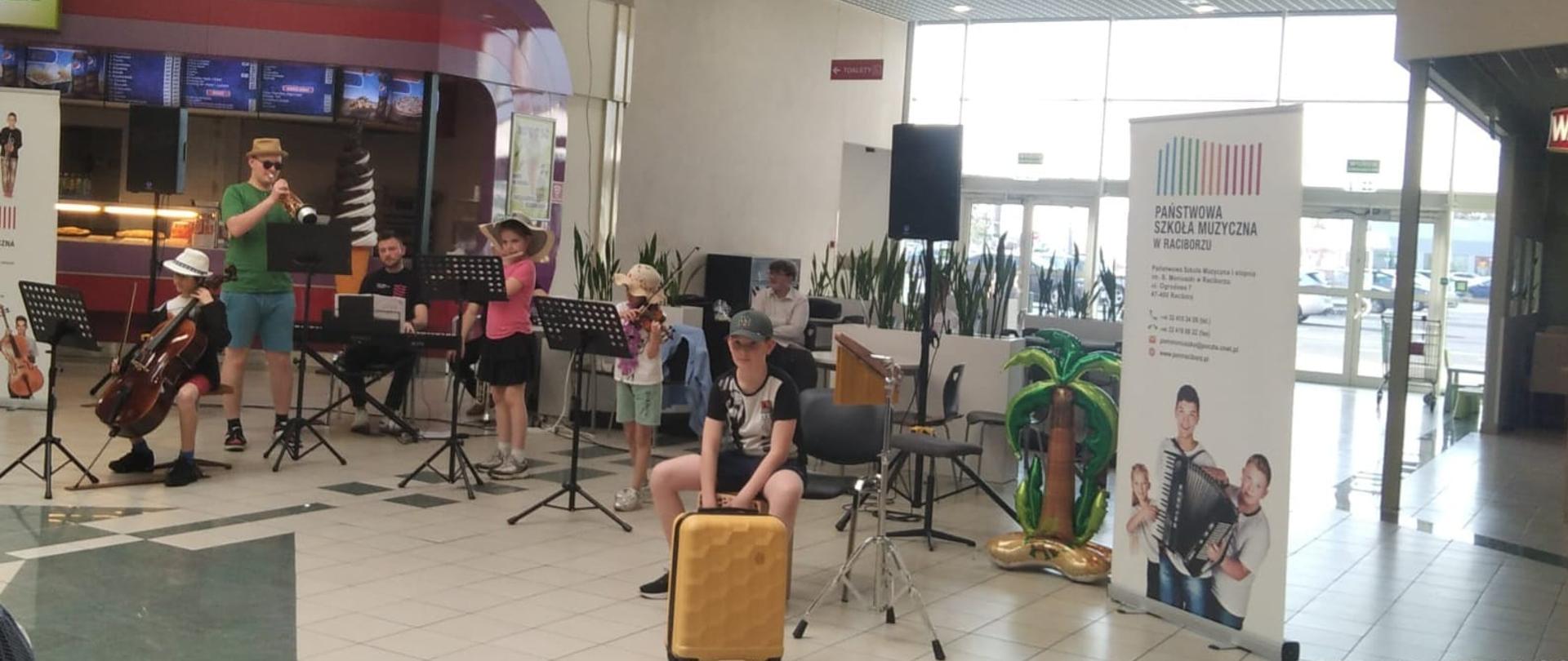 Koncert w Auchanie 2026