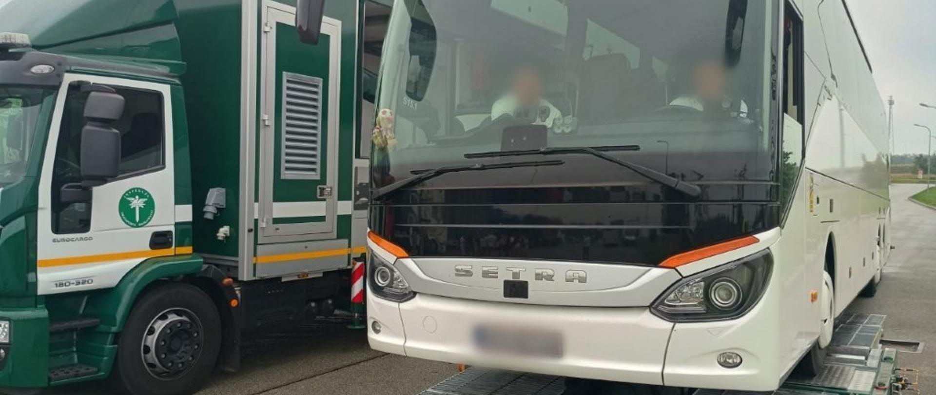 Kontrole autobusów w ramach akcji bezpieczny autokar