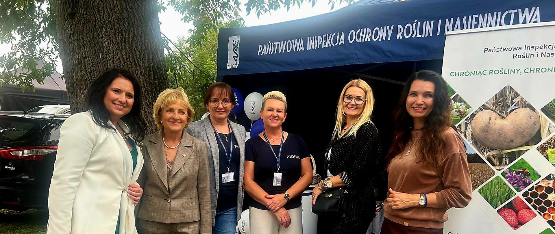 Stoisko PIORiN odwiedzili również liczni przedstawiciele władz, Posłanka na Sejm RP, Pani Magdalena Kołodziejczak i Starosta Powiatu Nowodworskiego, Pani Barbara Ogrodowska