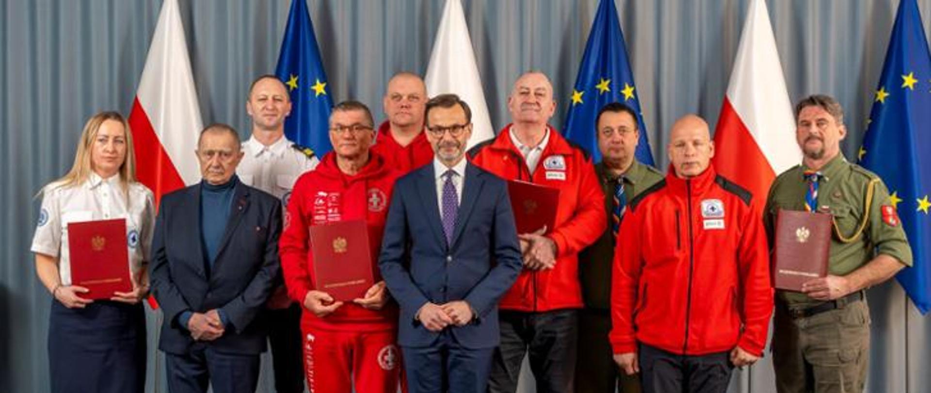 Wojewoda podpisał porozumienie z ZHP i WOPR