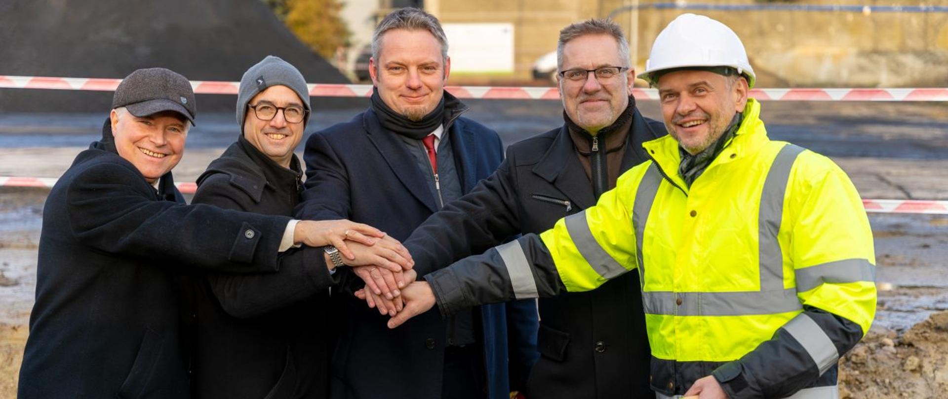 Dominik Bąk, Zastępca Prezesa Zarządu NFOŚiGW podczas uroczystego podpisania umowy