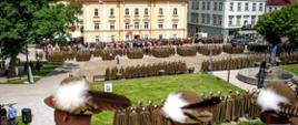 Widok na przemyski Rynek i uczestników obchodów 