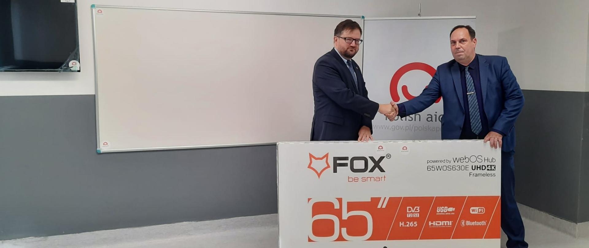 14.09 2023 r. w miejscowości Bujanowac (południowa Serbia, okręg pczyński) delegacja Ambasady RP w Belgradzie podpisała protokół odbioru przedmiotu umowy na realizację projektu polskiej pomocy rozwojowej w Szkole Podstawowej Branko Radičević. 