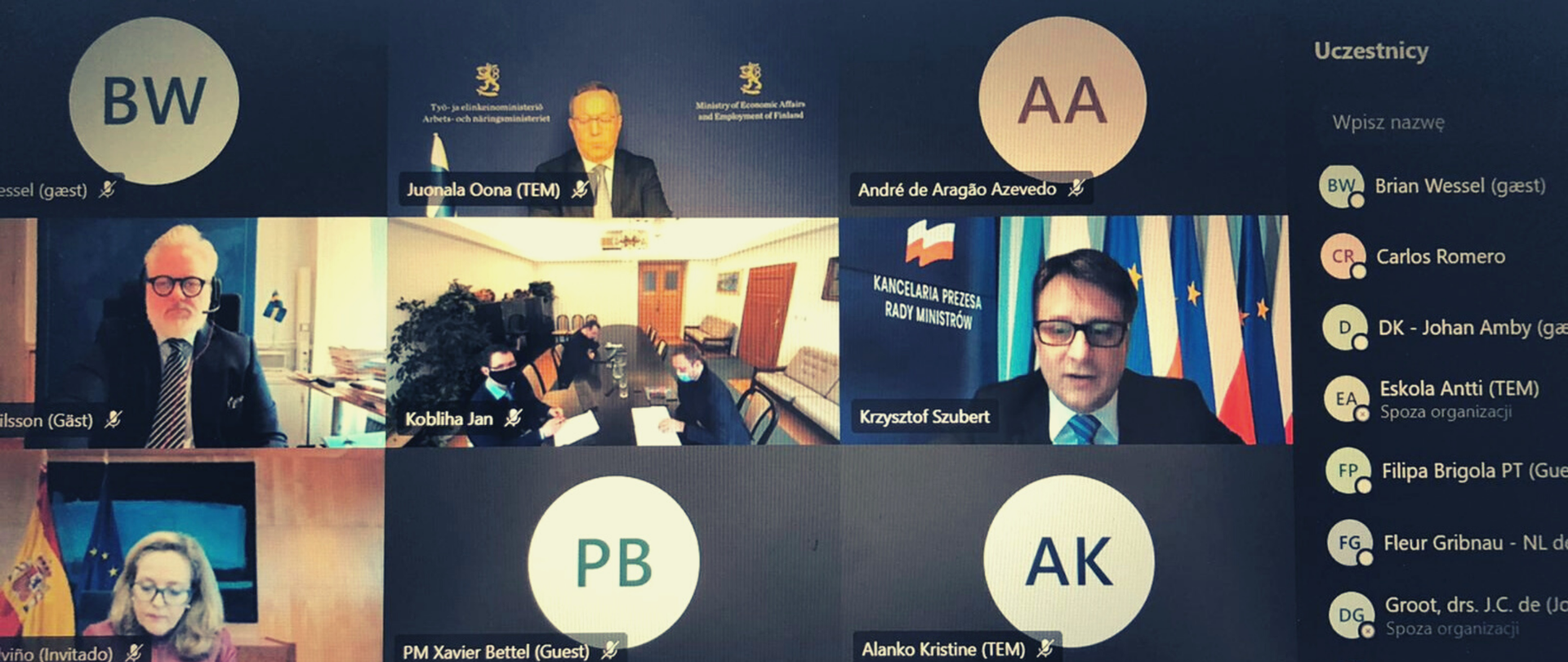 Zdjęcie ekranu komputera - uczestnicy spotkania. Wśród nich minister Krzysztof Szubert.