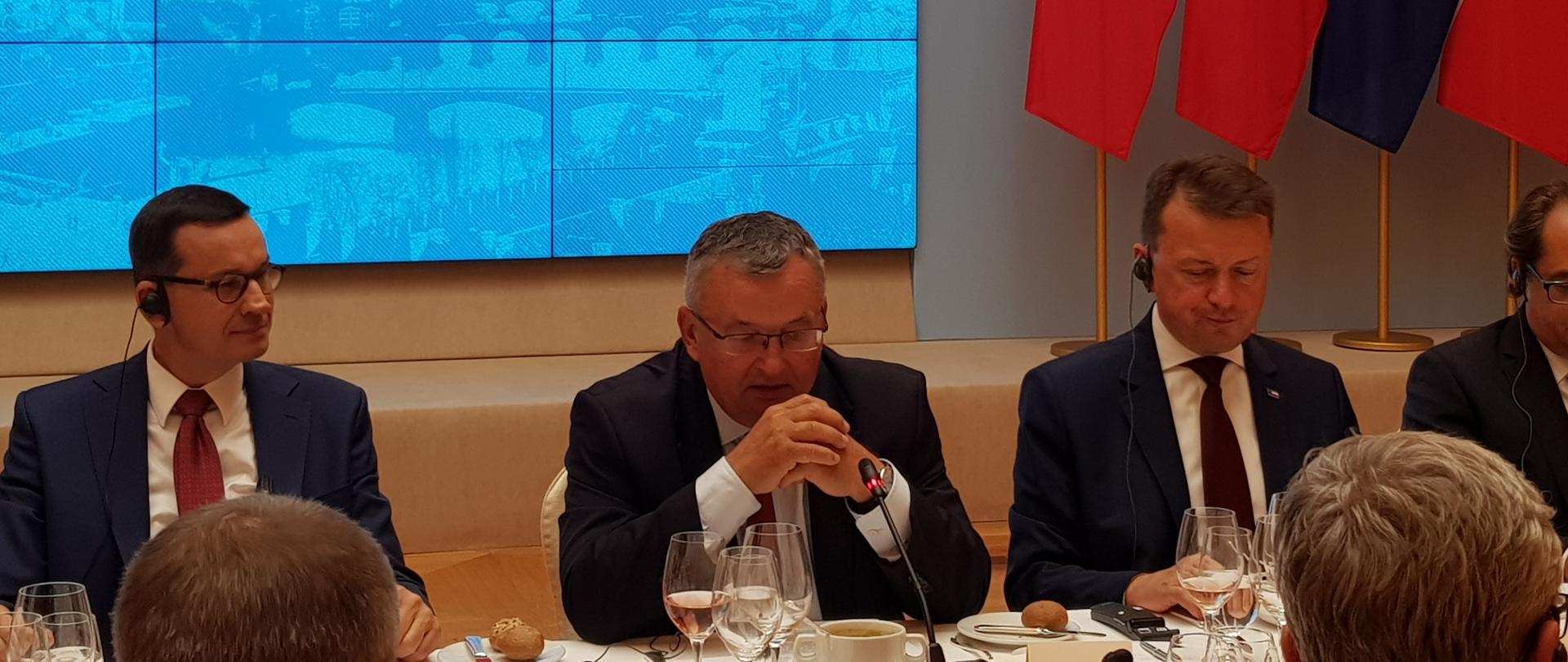 Minister infrastruktury Andrzej Adamczyk w czasie polsko-czeskich konsultacji międzyrządowych