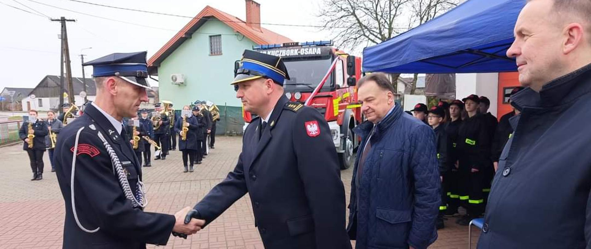 Uroczystość przekazania pojazdu pożarniczego dla jednostki OSP Kuczbork-Osada