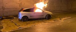 Pożar samochodu w Tunelu