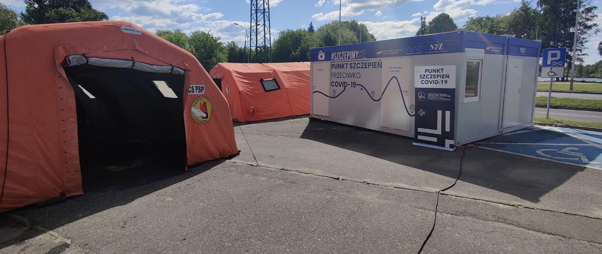 Zdjęcie przedstawia mobilny punkt szczepień