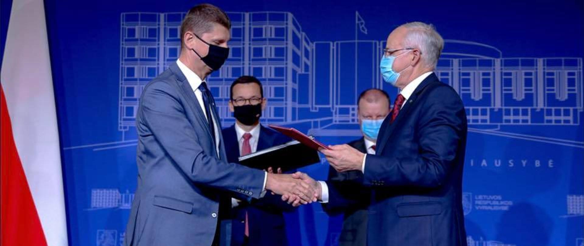 Minister Edukacji Narodowej Dariusz Piontkowski oraz Minister Oświaty, Nauki i Sportu Algirdas Monkevicius
