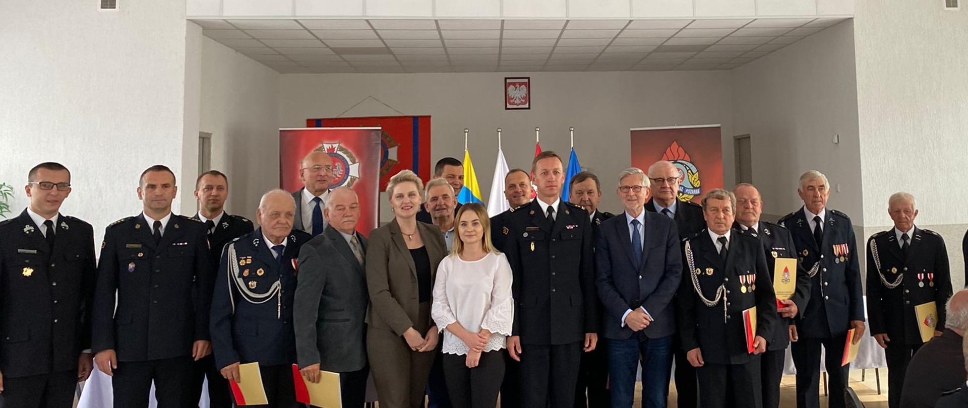 zdjęcie grupowe strażaków 