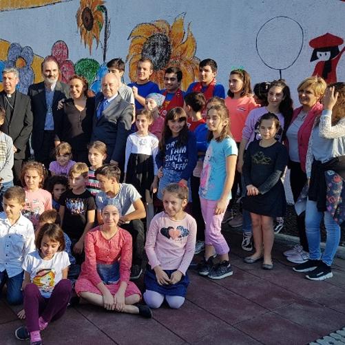 Budowa infrastruktury rekreacyjno-sportowej dla dzieci w ośrodku Caritas w Tbilisi fot. Ambasada RP w Tbilisi