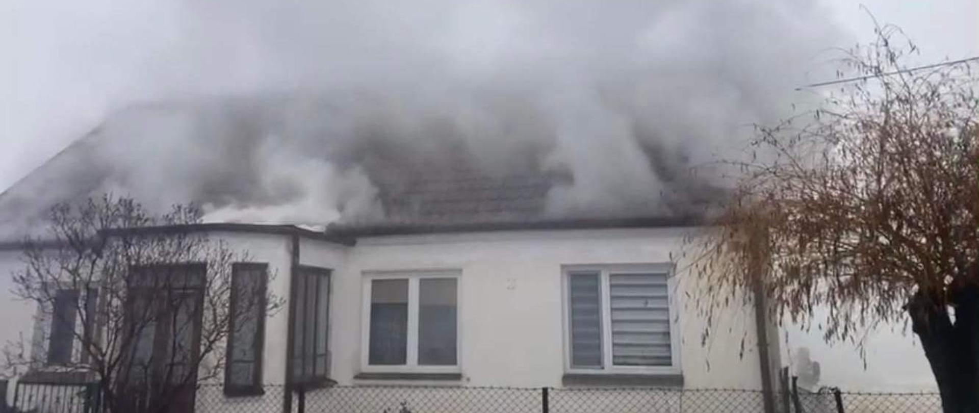 Pożar domu jednorodzinnego w Moszczonie Pańskiej 