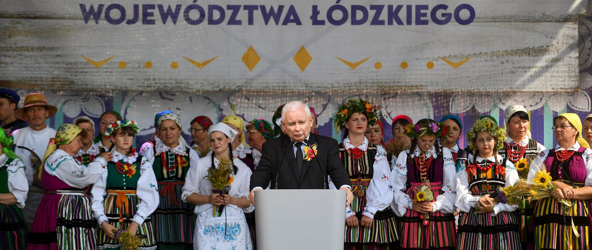 Prime Minister Jarosław Kaczyński during the harvest festival in Paradyż.