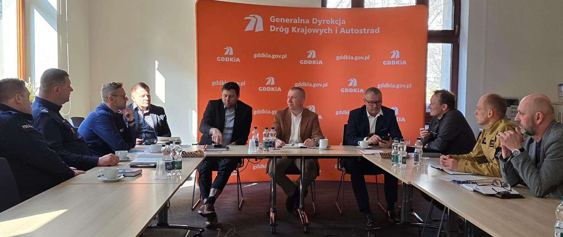 Spotkanie drogowców, policjantów z KW Policji oraz KW PSP z Wrocławia - koordynacja działań - marzec 2026 r. 