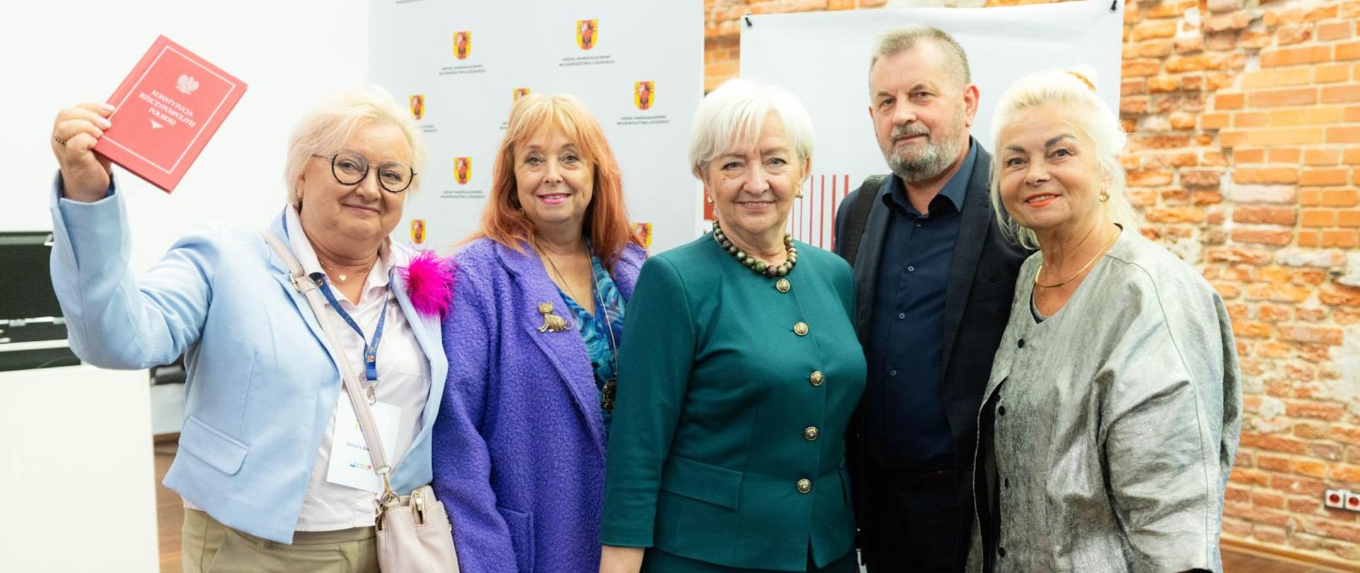 Forum Rad Seniorów - Dorota Ryl, wojewoda łódzki z uczestnikami spotkania