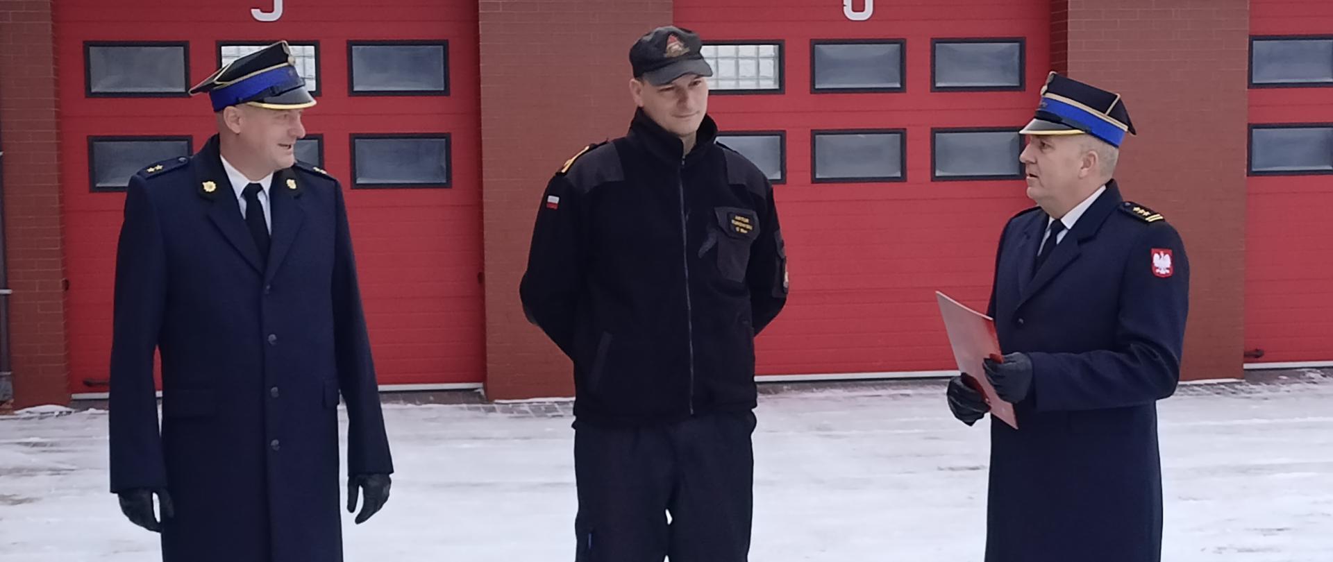 Uroczystość wręczenia listu gratulacyjnego z tytułu jubileuszu 25-lecia służby i pracy