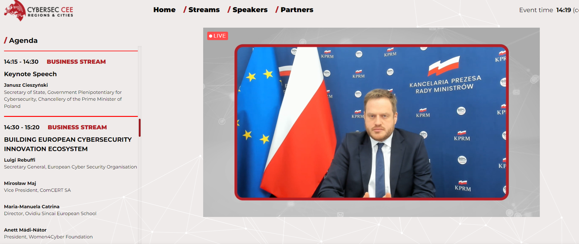Minister Janusz Cieszyński podczas wystąpienia na Cybersec Global 2022
