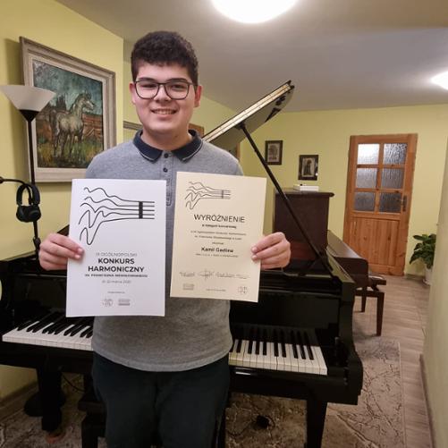 Kamil Gadlina z dyplomem wyróżnienia w IX Ogólnopolskim Konkursie Harmonicznym