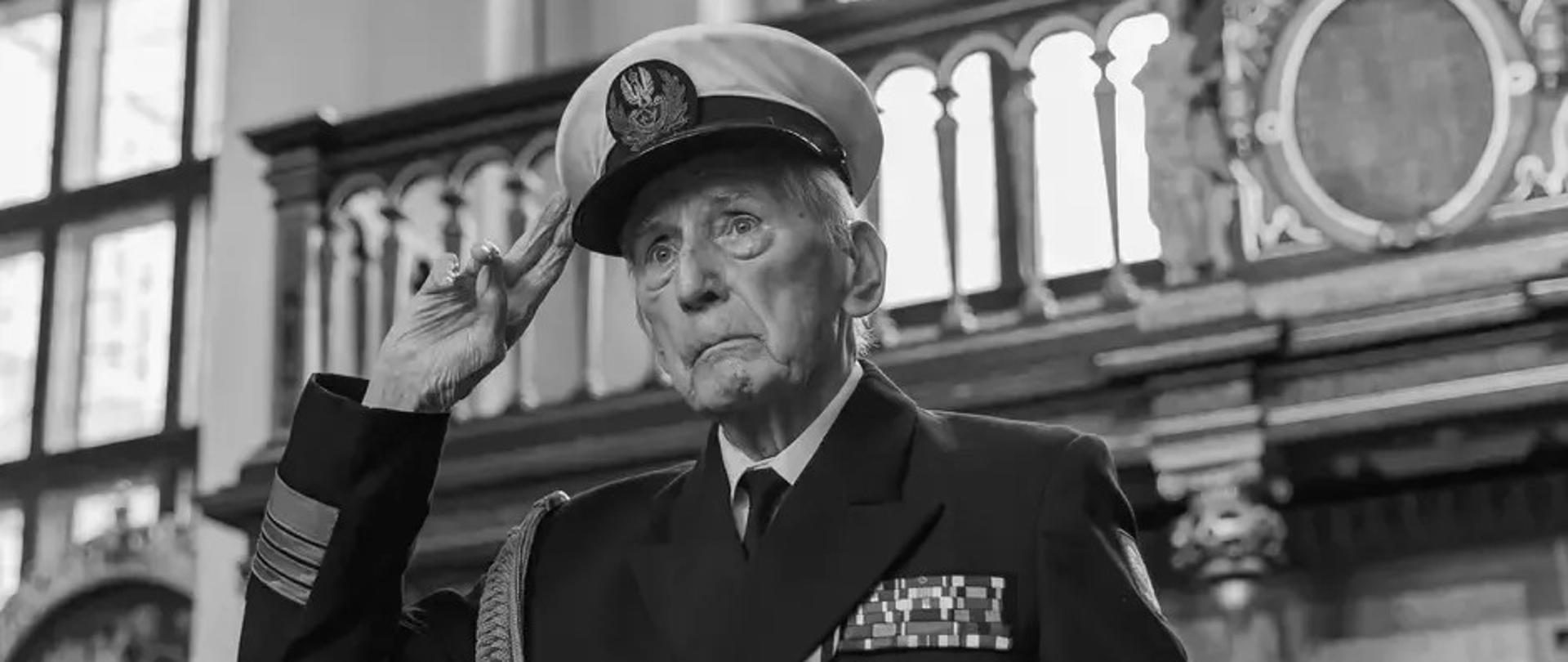 Sędziwy mężczyzna w mundurze, fot. Dominik Paszliński/Gdansk.pl