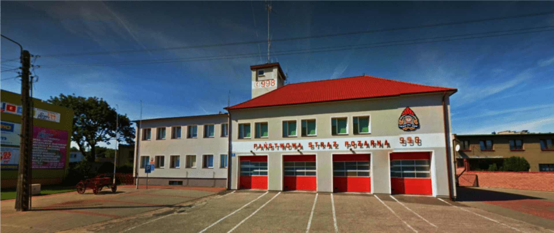 zdjęcie budynku Państwowej Straży Pożarnej w Sępólnie Krajeńskim od frontu od ul. Sienkiewicza