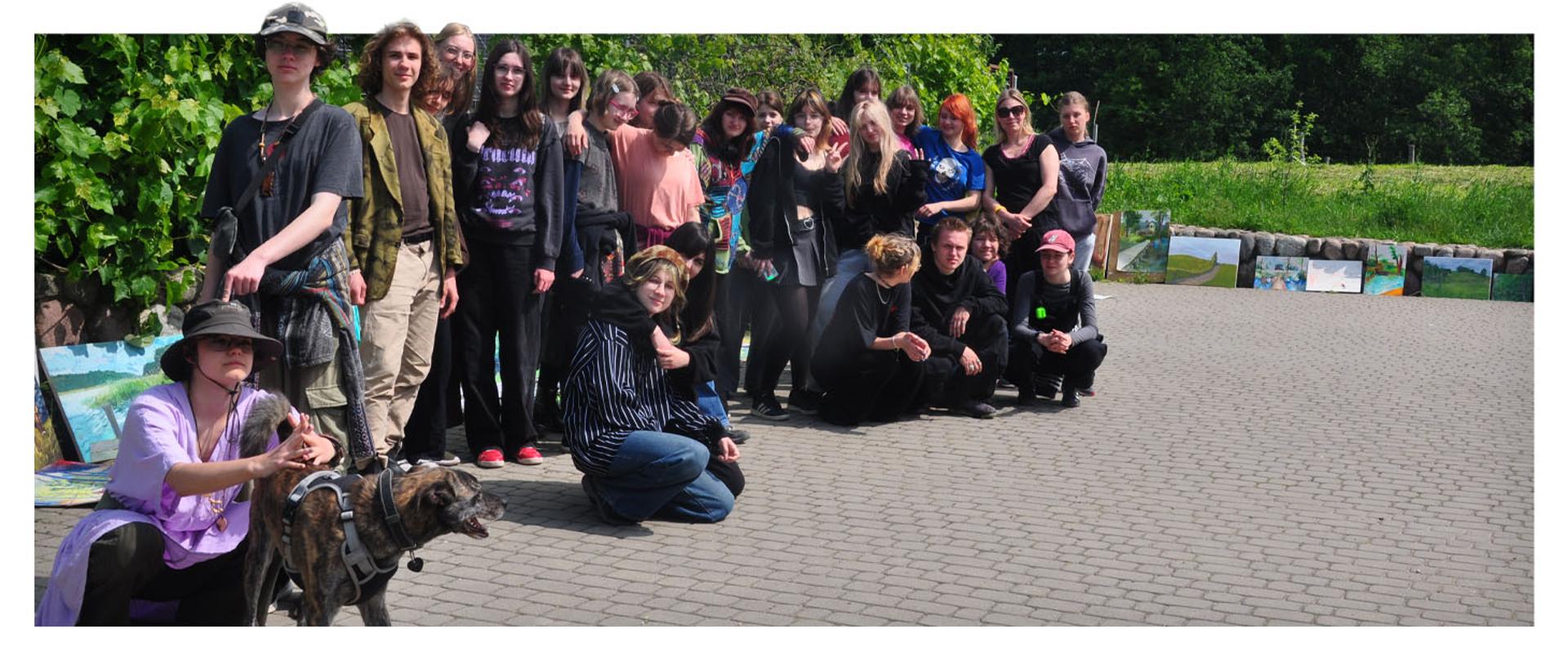 Klasa 3B na plenerze / Rosochaty Róg "Zacisze nad Wigrami" / Maćkowa Ruda "Galeria Strumiłło"