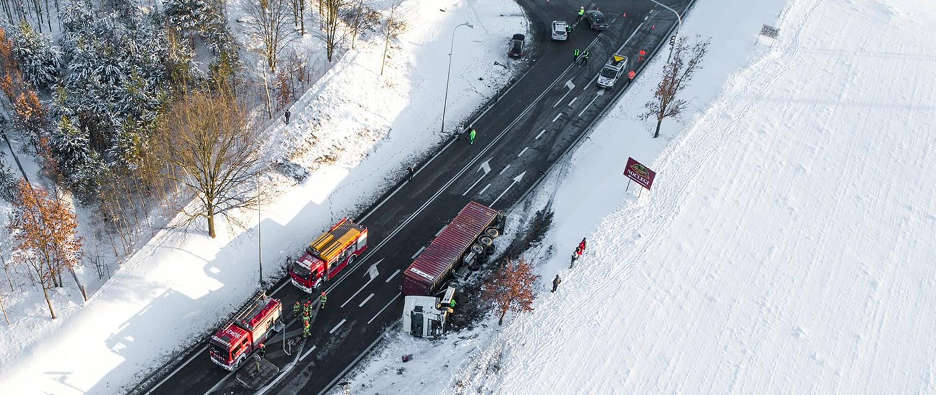 Zdjęcie wypadku samochodowego w Żelkowie.