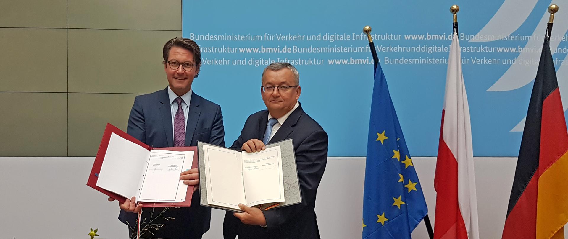 Minister A. Adamczyk podpisał umowę międzyrządową o budowie nowego, drogowego mostu granicznego w rejonie Kostrzyna nad Odrą i Kuestrin-Kietz. 