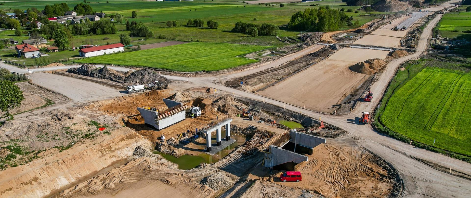 Budowane podpory wiaduktu z lotu ptaka