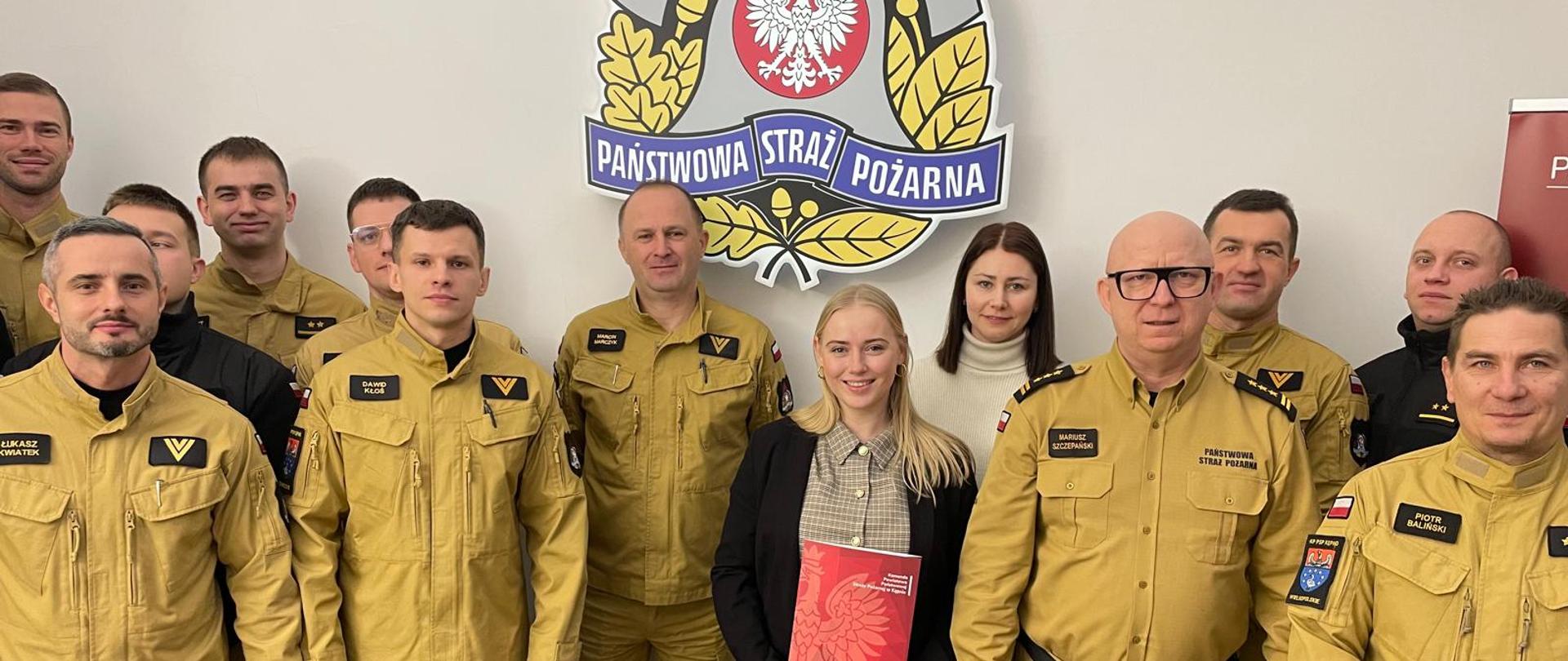 Na zdjęciu widoczni uczestnicy zbiórki z okazji Dnia korpusu służby cywilnej