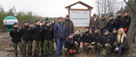 Wiceminister Edward Siarka wziął udział w akcji sadzenia Lasów Pamięci Jana Pawła II