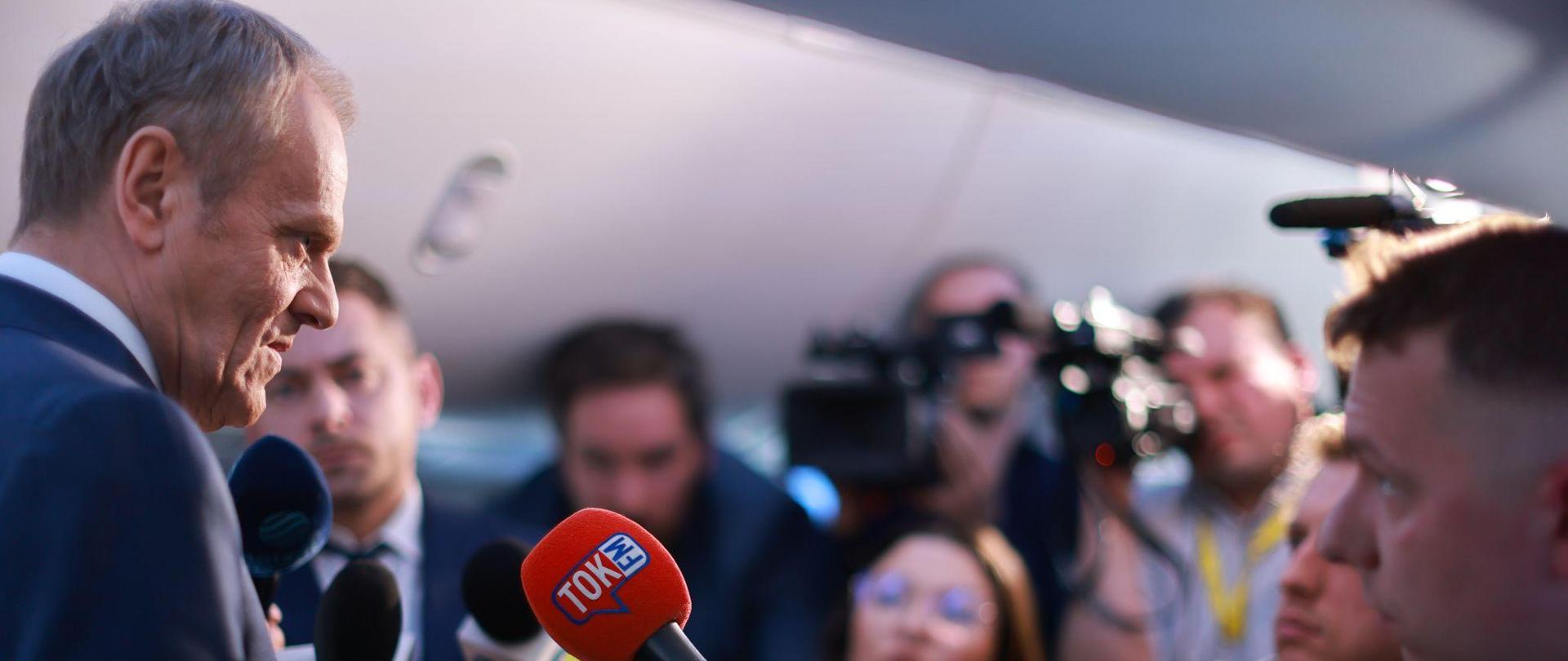 Premier Donald Tusk podczas wypowiedzi dla mediów po nieformalnym szczycie RE.