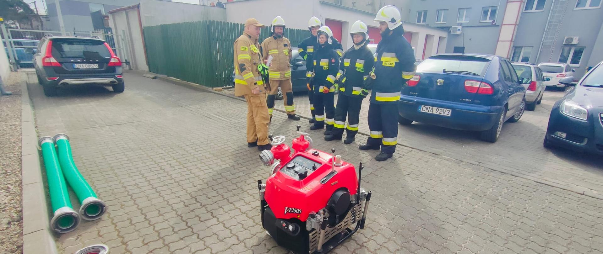 Na zdjęciu uczestnicy egzaminu 