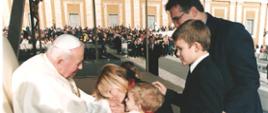 Spotkanie z Janem Pawłem II z okazji 10. rocznicy ślubu Joanny i Krzysztofa Olendzkich