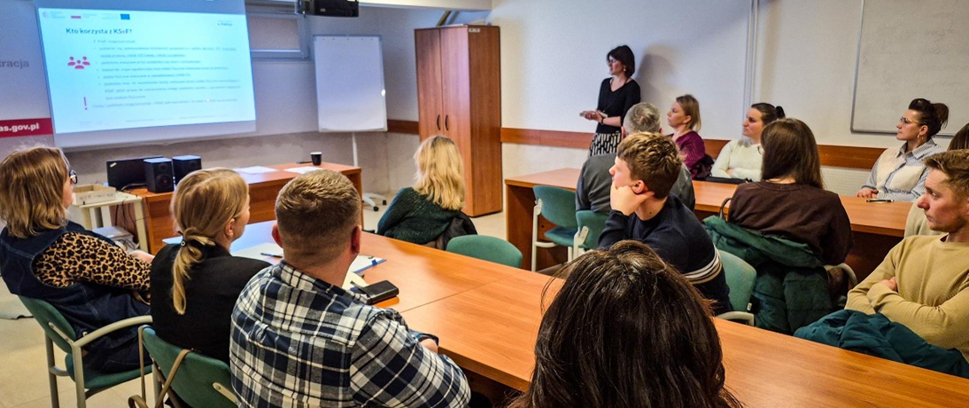 Eksperci z US w Zambrowie prowadzą szkolenie dot. KSeF