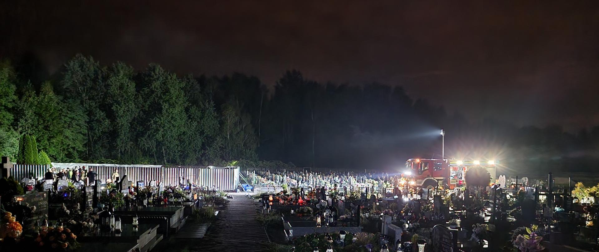 Trzebinia - zapadlisko na cmentarzu