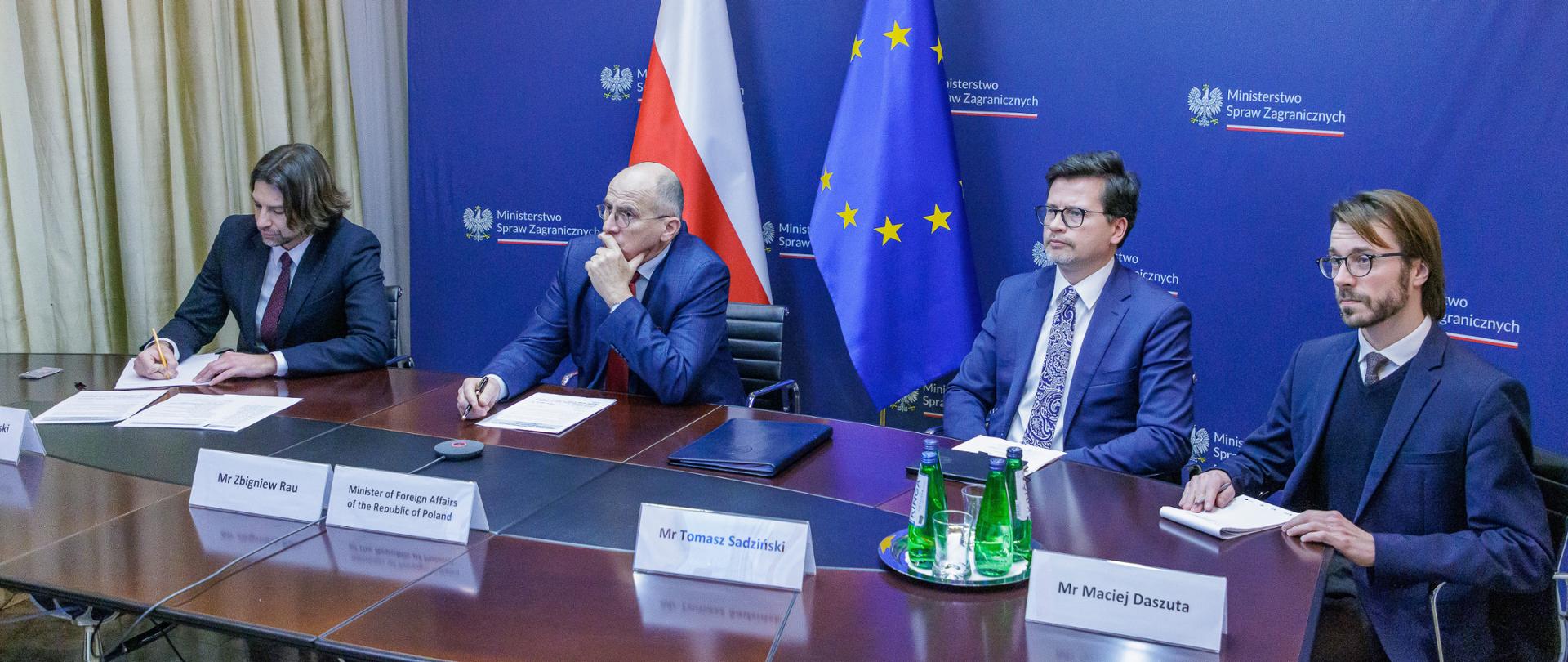 Minister Zbigniew Rau uczestniczył w spotkaniu grupy G7+ o sytuacji na Ukrainie