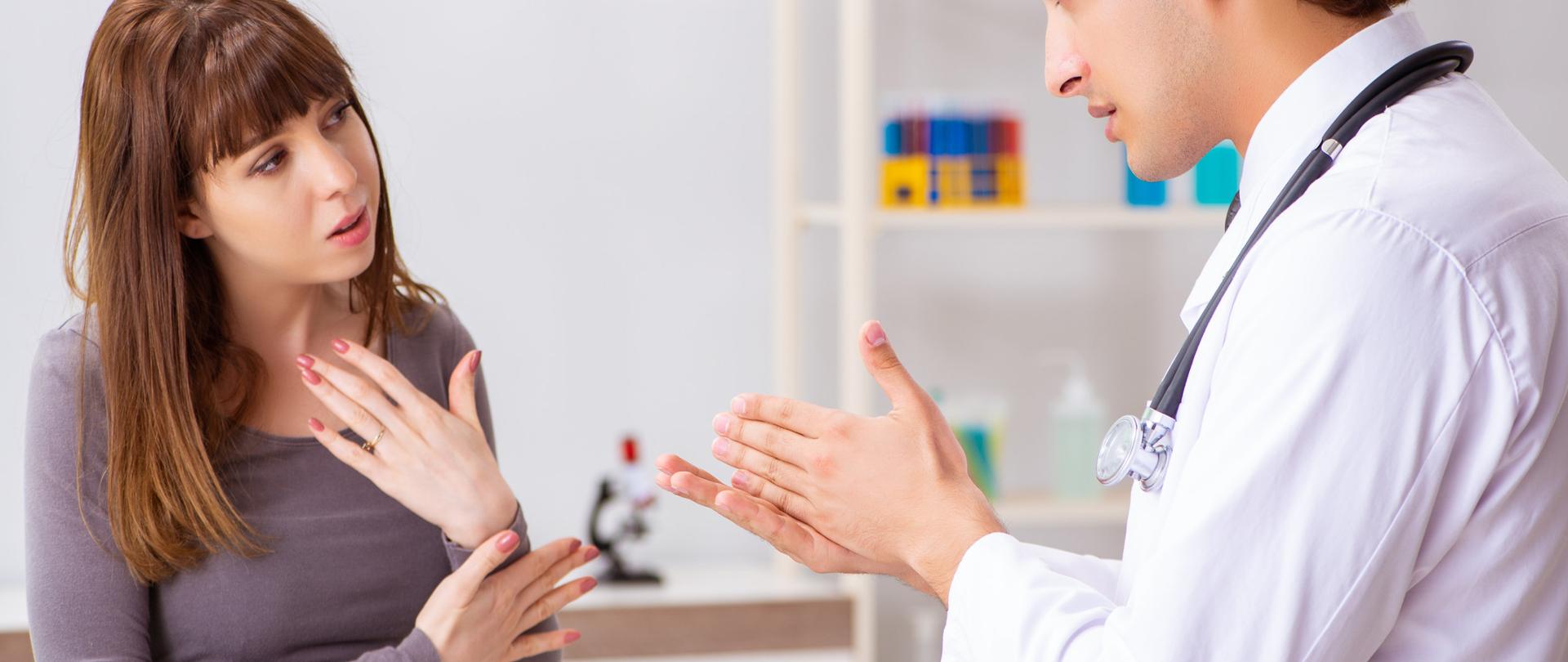 Deaf-mute female patient visiting young male doctor 