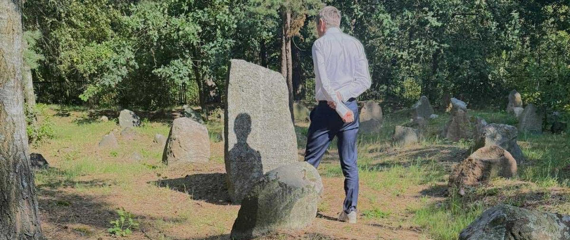 Wizyta na tatarskich cmentarzach w Studziankach i Zastawku