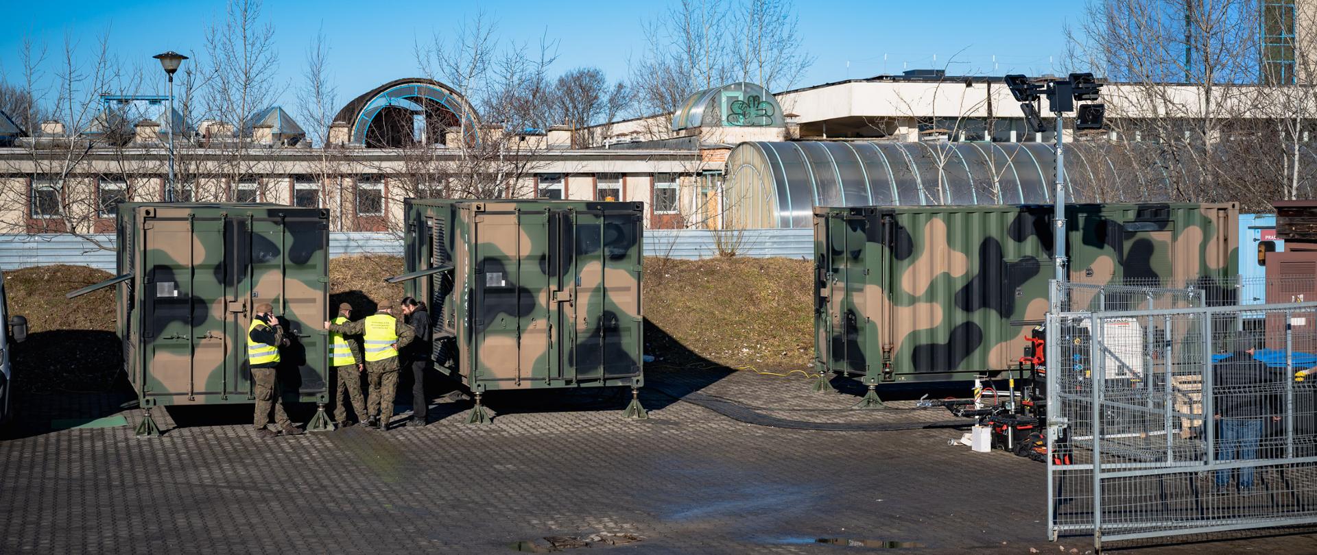 Wojskowe agregaty dostarczone do szpitala