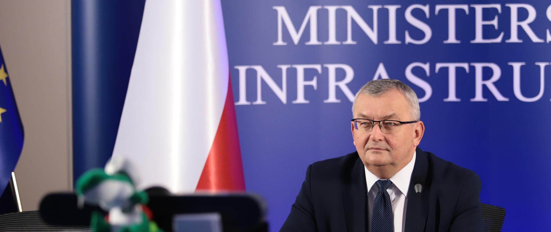 Minister infrastruktury Andrzej Adamczyk otworzył jubileuszowy X Kongres Kolejowy, który odbywa się w formule online
