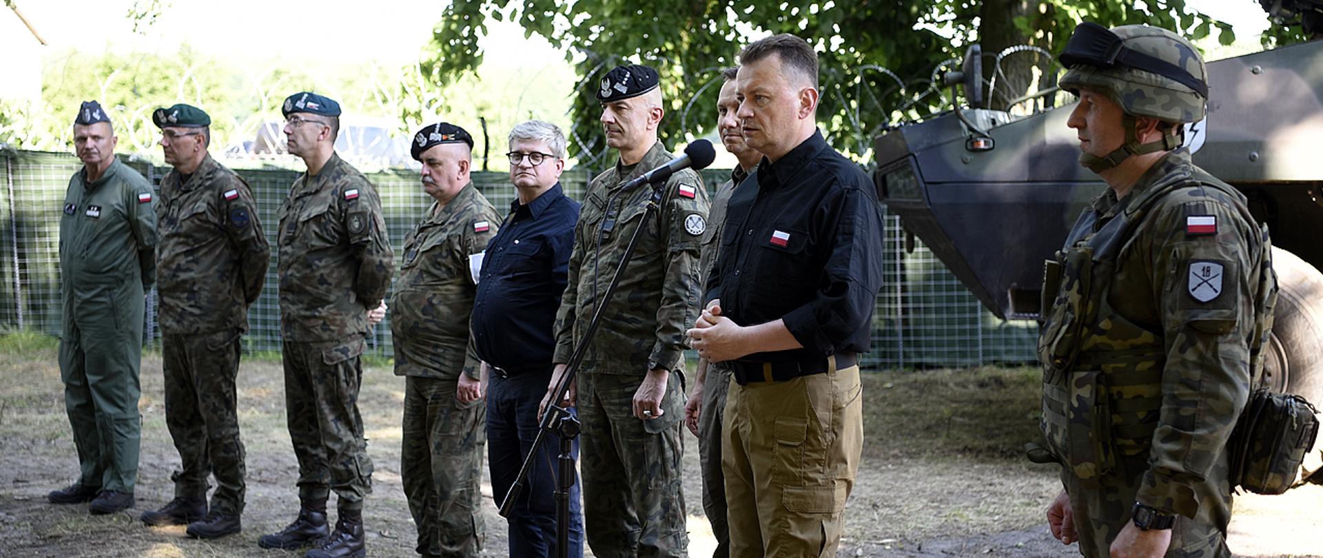 Minister MMB podczas certyfikacji 18 Dywizji Zmechanizowanej