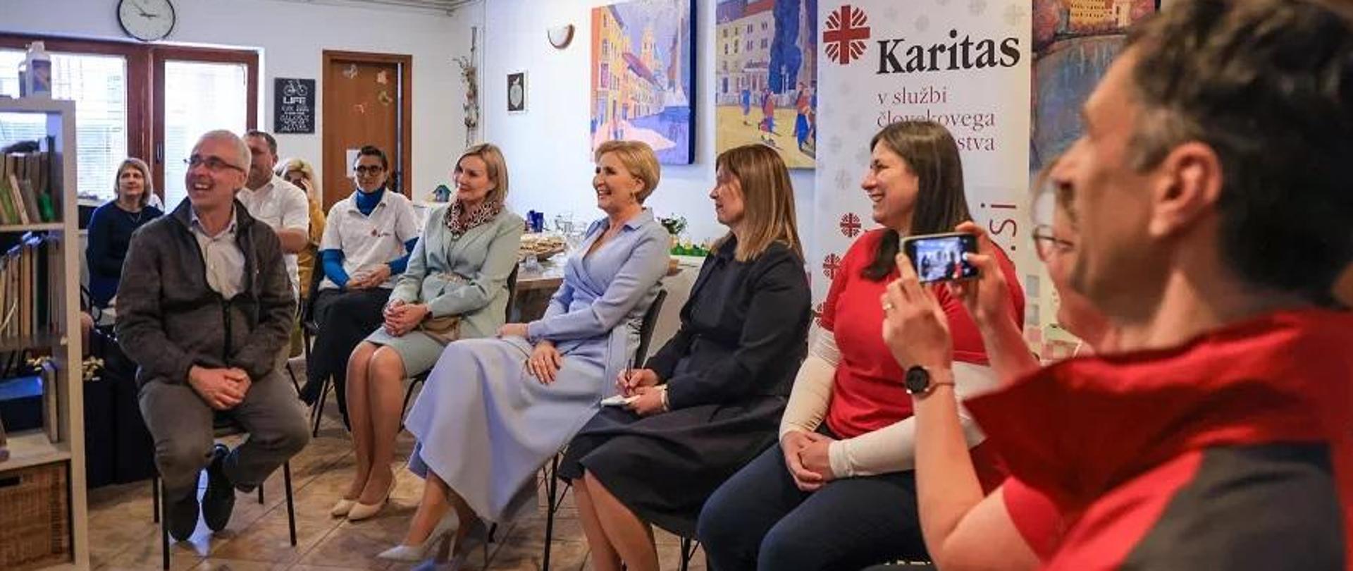 Obisk v Materinskem domu v Ljubljani. Srečanje s predstavniki Slovenske karitas