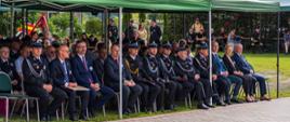 Na zdjęciu widać strażaków w trakcie obchodów 80 lecia OSP Stare. 