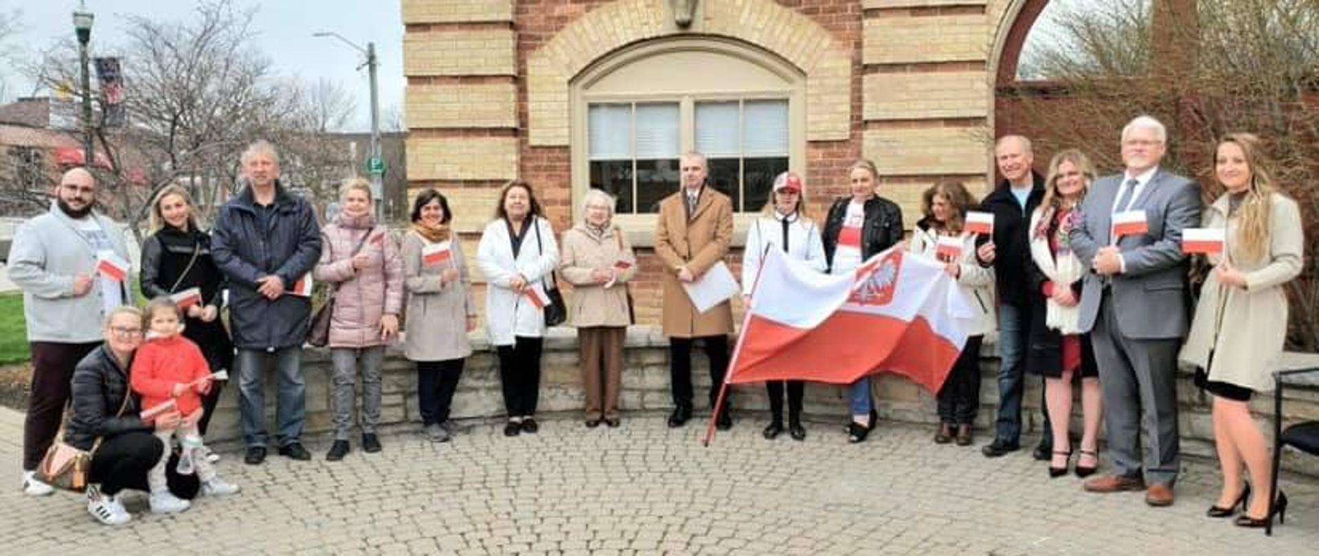 Podniesienie polskiej flagi w Orangeville