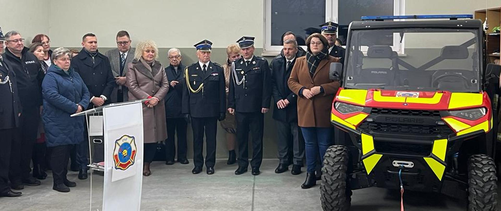 Uroczyste przekazanie samochodu typu UTV dla OSP Trzcianka