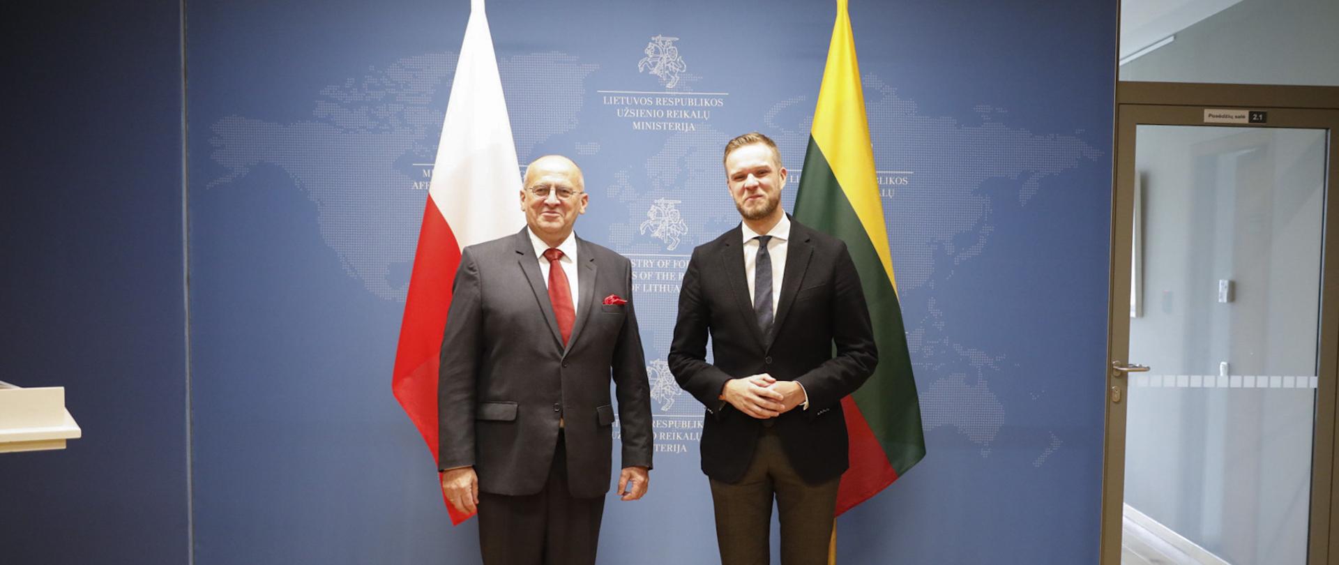 Minister G. Landsbergis greets minister Z. Rau